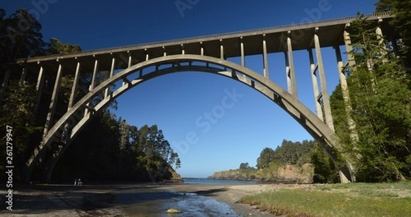 Obraz The Frederick W. Panhorst Bridge, more commonly known as the Russian Gulch Bridge in Mendocino County from April 29, 2017, California USA