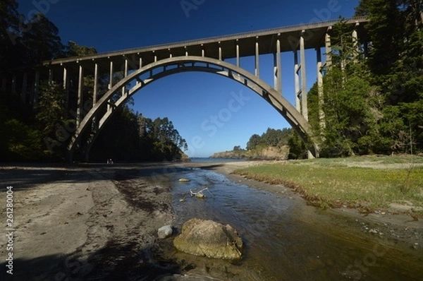 Obraz The Frederick W. Panhorst Bridge, more commonly known as the Russian Gulch Bridge in Mendocino County from April 29, 2017, California USA