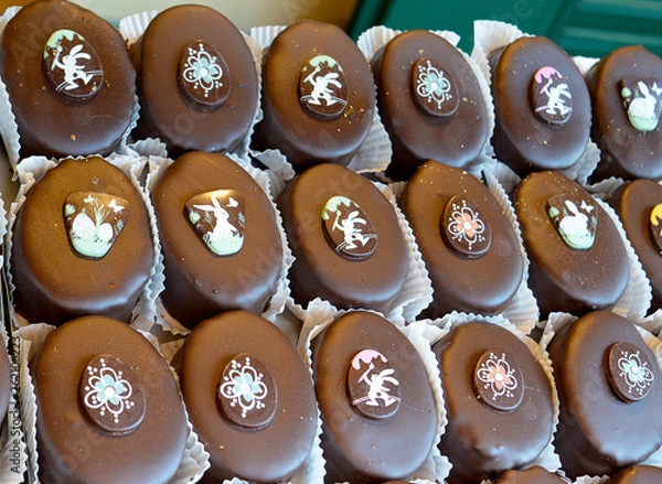 Fototapeta Mini (chocolate cakes) with Easter themes