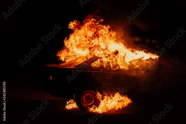 Fototapeta protesty polityczne, palenie samochodów na ulicach