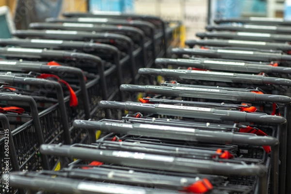 Fototapeta 空港　カート ショッピングセンター　スーパーマーケット　買い物