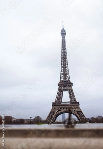 Obraz Eiffel Tower vs keychain