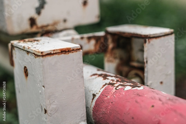 Fototapeta Barrière de sécurité rouillée