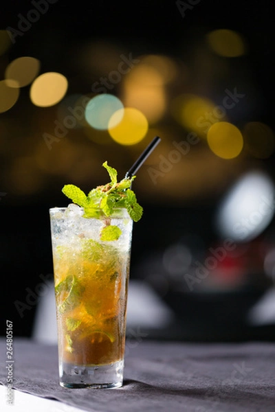Obraz cocktail with lemon and mint