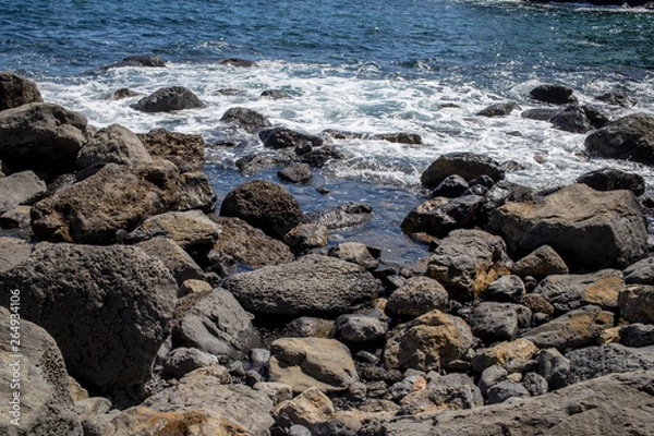 Fototapeta An den Klippen von Bermeo in Nordspanien.