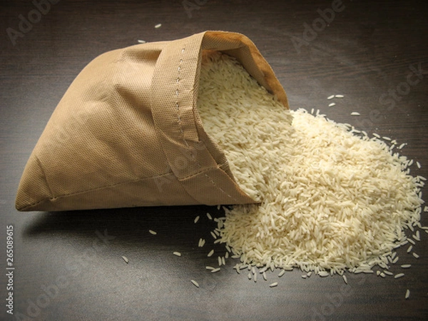 Obraz Raw uncooked hashemi local rice.