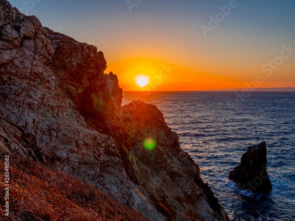 Fototapeta 【伊豆半島ジオパーク】静岡県西伊豆黄金崎の夕景【冬】