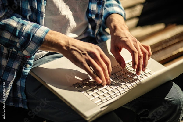 Obraz Hands on laptop