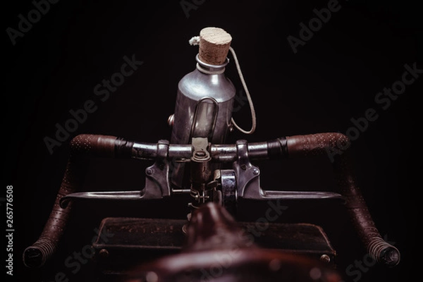 Fototapeta Fahrrad mit Flasche am Lenker