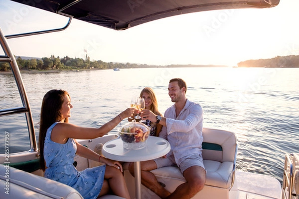 Obraz Drinks on boat, good time