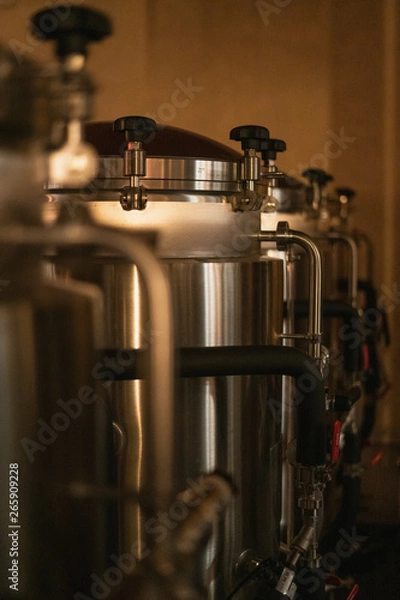 Fototapeta Groupe de citernes d'usine