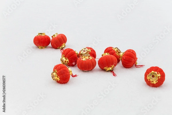 Fototapeta Red lanterns in the snow