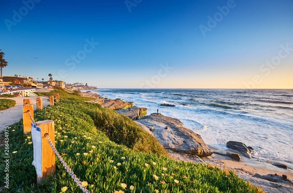 Fototapeta View South past the Surf Shack to Big Rock Reef along Windansea Beach, San Diego California