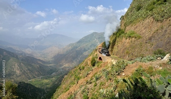 Obraz Dampfzug in schwindelder Höhe