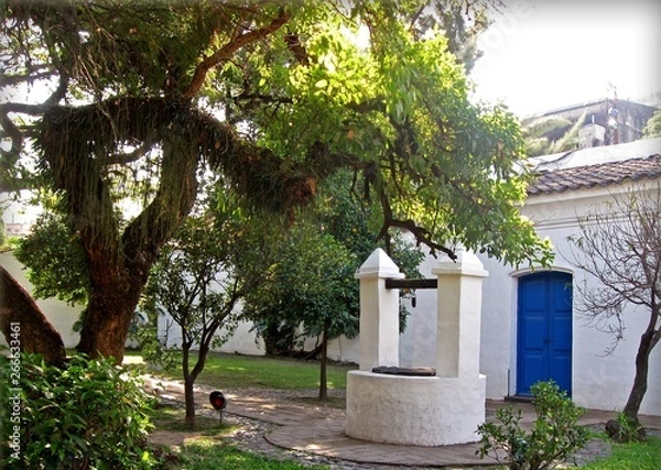 Obraz Patio con aljibe