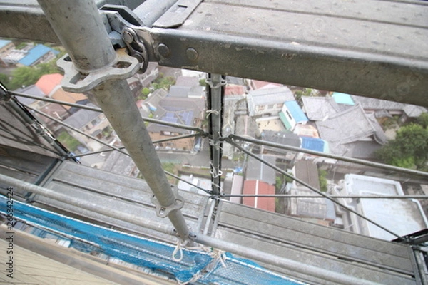 Obraz 分譲マンションの大規模修繕工事中の足場