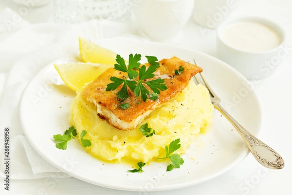 Fototapeta fried fish and mashed potatoes