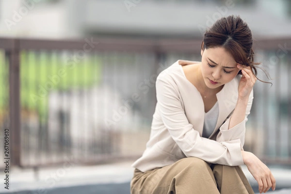 Fototapeta 落ち込むビジネスウーマン 