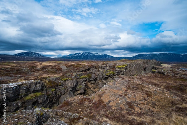 Fototapeta view of tectonic plates over Mountains in Iceladn