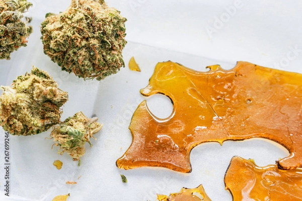 Obraz Marijuana Buds Next To THC Concentrate Wax