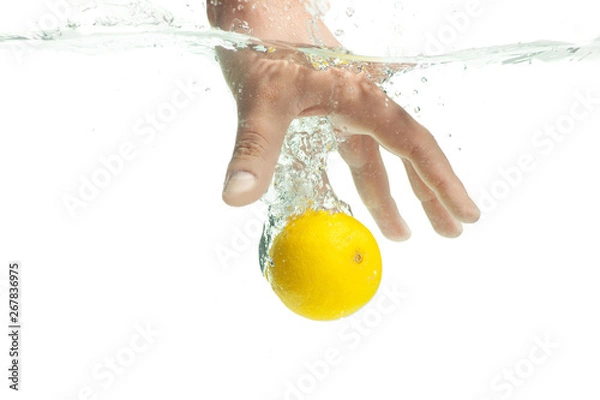 Obraz Catching lemons under the water