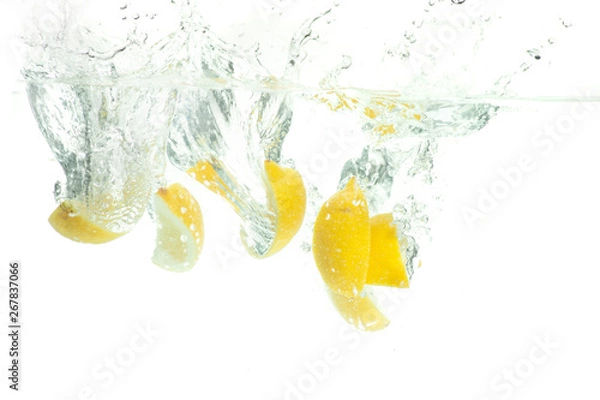 Obraz Cut lemon under the water