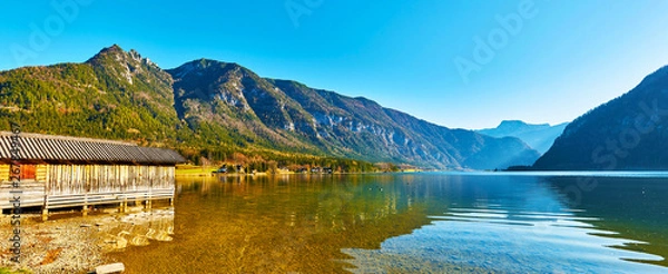 Fototapeta Hallstatt lake at sunny day, blue sky and mountain Sarstein. Late autumn, Salzkammergut region, Austria.