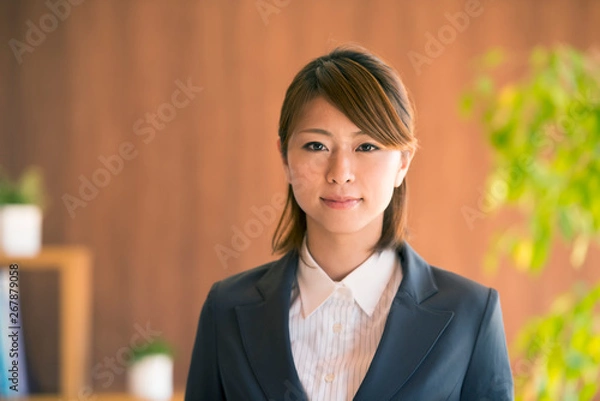 Fototapeta 微笑むビジネスウーマン