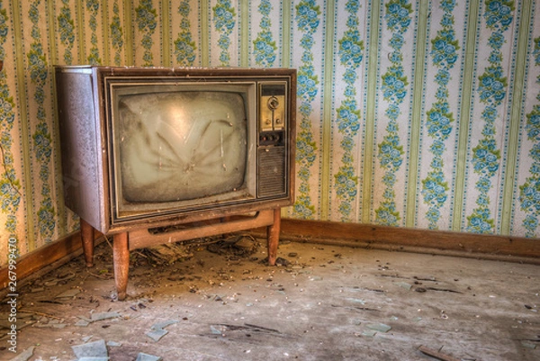 Obraz Old TV in Abandoned Home