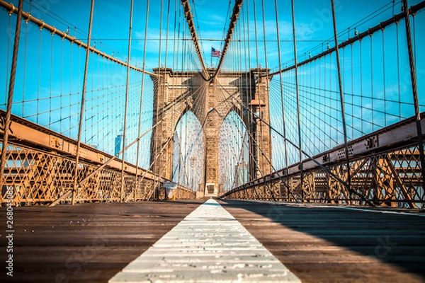 Obraz Empty Brooklyn Bridge promenade in New York City