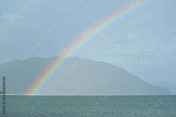 Fototapeta 琵琶湖上に出来た虹