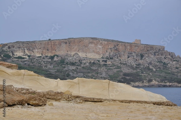 Fototapeta Sopu Tower from Dahlet Qorrot Bay