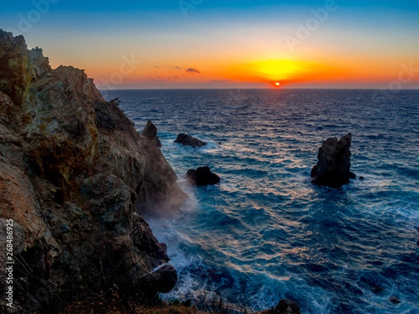 Fototapeta 【静岡県伊豆半島ジオパーク】静岡県西伊豆黄金崎の夕景【冬】