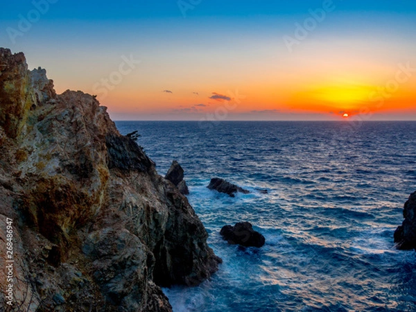 Fototapeta 【静岡県伊豆半島ジオパーク】静岡県西伊豆黄金崎の夕景【冬】