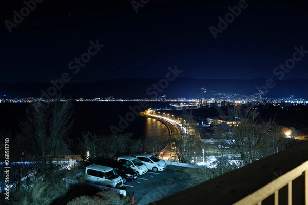 Obraz 夜の諏訪湖パーキングエリア