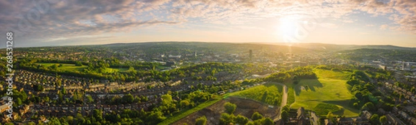 Obraz 12k Aerial Panorama miasta Sheffield o zachodzie słońca