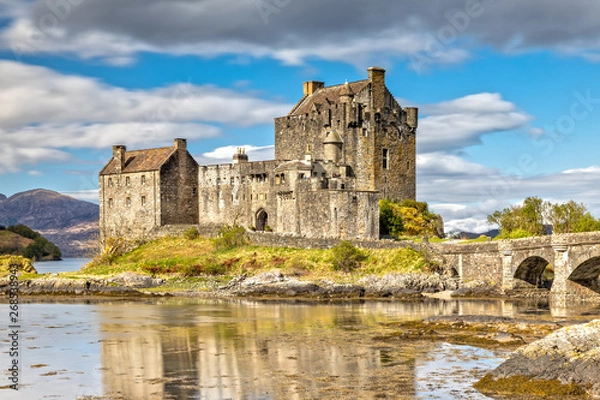Fototapeta Eilean Donan Castle in Dornie in the Scottish Highlands, Scotland