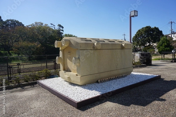 Obraz 津堂城山古墳出土長持形石棺