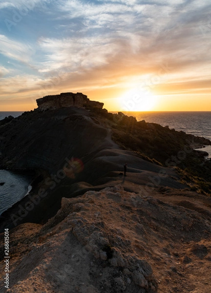 Obraz Watching the sun setting whilst hiking