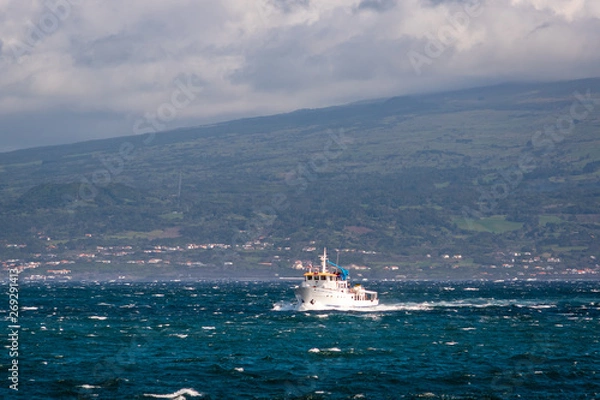 Obraz ferry in Faial island