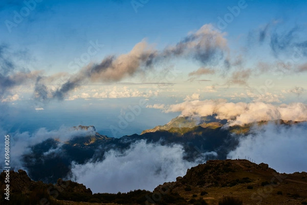 Obraz Mountain view from pico de arieiro with mountains, ocean, clouds and blue sky