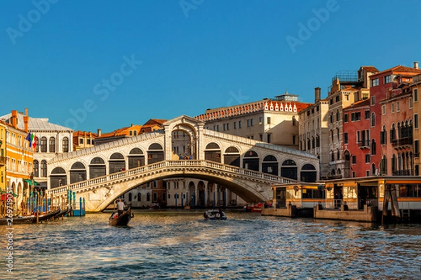 Obraz The Rialto Bridge (Ponte di Rialto), the oldest of the four bridges spanning the Grand Canal in Venice, Italy.