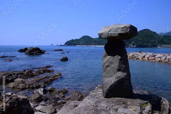 Obraz 岩場から見える青い海