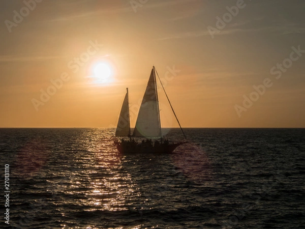 Obraz Yate al atardecer