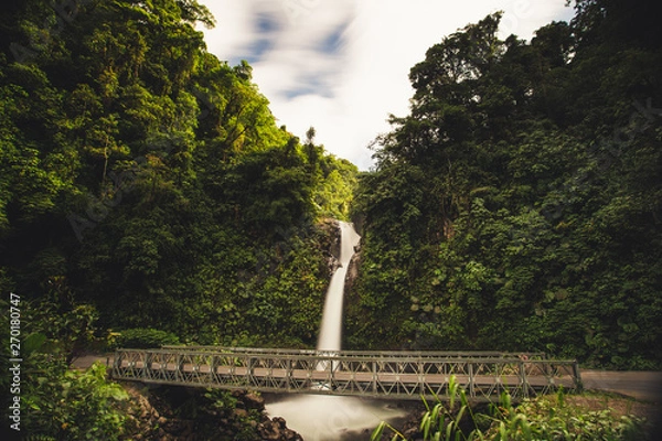 Fototapeta La Paz is a waterfall in central Costa Rica. In Spanish, it is known as Catarata de La Paz. It is 31 kilometres north of Alajuela, between Vara Blanca and Cinchona close to San Jose