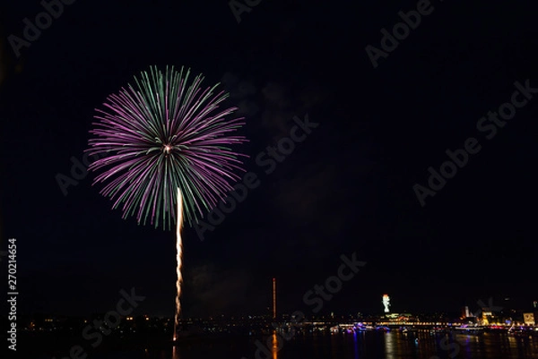 Fototapeta feuerwerk an japantag in dussedorf