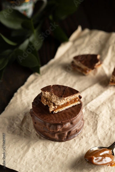 Obraz argentinian alfajor with dulce de leche