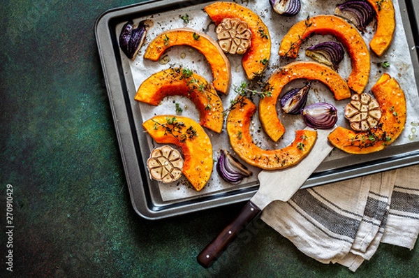 Obraz Roasted Squash Slices with Red Onions