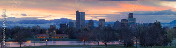Fototapeta Denver skyline with colorful sunset and Mount Evans