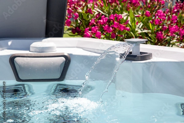 Obraz high-pressure water jet in an individual spa